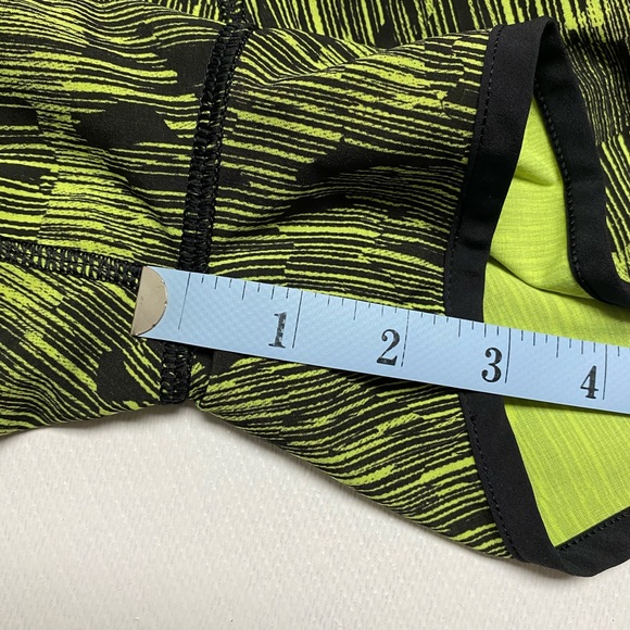Lululemon Speed Short Down Pour Lime Light 2 EUC - Picture 12 of 12